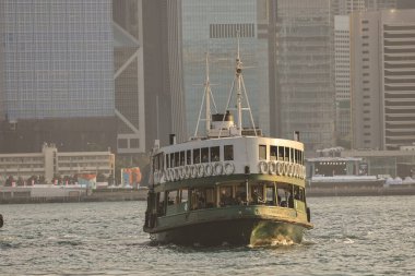 5 Mart 2023, Victoria Limanı 'ndan geçen bir Star Feribot. hk