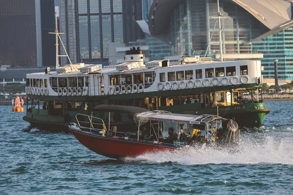 Maart 2023 Een Star Ferry Die Victoria Harbour Oversteekt — Stockfoto