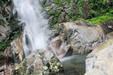 Doğa konsepti, Ng Tung Chai Şelalesi Hong Kong