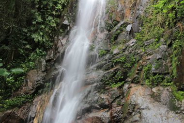 Doğa konsepti, Ng Tung Chai Şelalesi Hong Kong