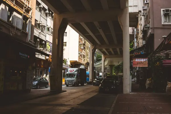 8 Mart 2023, Hong Kong, Fort Hill sokak manzarası.
