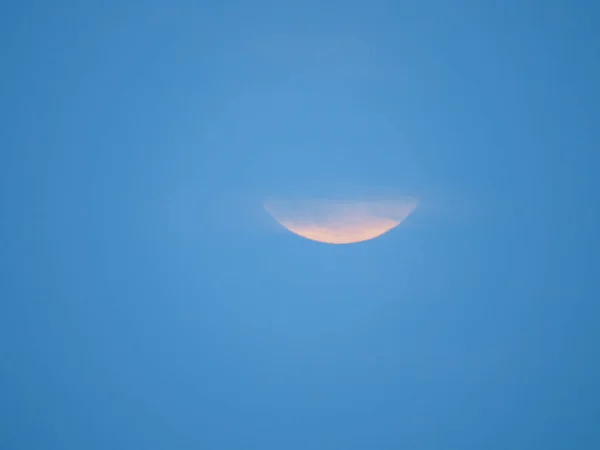 Pleine Lune Isolée Sur Fond Bleu — Photo