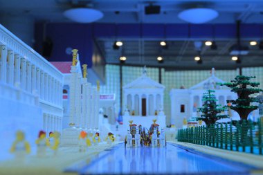 24 Kasım 2013 Fikrin eğlencesi, plastik tuğla ile yapılır