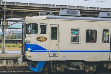 30 Ekim 2013 Uozu İstasyonu 'nda tren durağı.