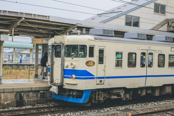 Parada Trem Estação Uozu Japão Out 2013 — Fotografia de Stock