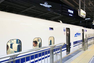 İstasyondaki Bullet treni, 29 Ekim 2013