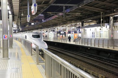 İstasyondaki Bullet treni, 29 Ekim 2013