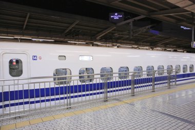 İstasyondaki Bullet treni, 29 Ekim 2013