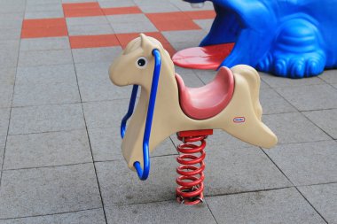 Ngau Chi Wan Parkı 'ndaki çocuk parkı 20 Eylül 2013