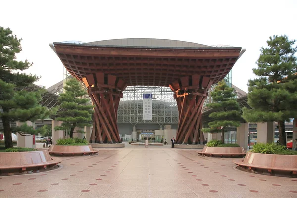 Wood Gate Structure Kanazawa Station Ιαπωνία Οκτ 2013 — Φωτογραφία Αρχείου