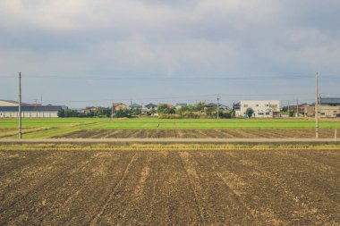 Japonya kırsalının manzarası. 30 Ekim 2013 Treni 'nde görünüm