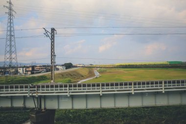 Japonya kırsalının manzarası. 30 Ekim 2013 Treni 'nde görünüm