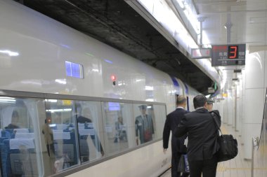 29 Ekim 2013 'te Chubu Centrair Uluslararası Havaalanı' na gidecek olan Havaalanı Ekspres Treni