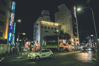 29 Ekim 2013 gecesi Nagoya İstasyonu sokak manzarası