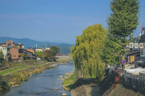 Takayama, Japonya 'daki sokak manzarası, seyahat kavramı 31 Ekim 2013