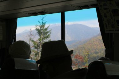 Otobüsle git. Otobüsün içi. 31 Ekim 2013 tarihli otobüs durağı