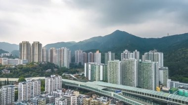 18 Mart 2023 'te Tsing Yi ve Sha Tin bölgelerini birbirine bağlayan otoyol.