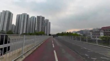 Bisiklet parkurunun oradaki Sha Tin 'de bisiklet rotaları. 18 Mart 2023