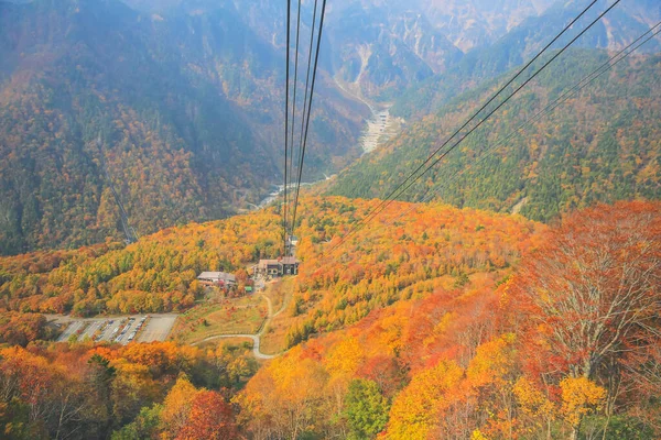 2013年10月31日Shinhotaka山缆车双层缆车 — 图库照片