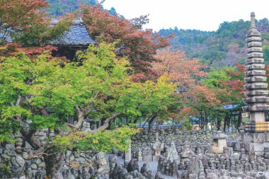 Japonya Kulesi, Adashino Nenbutsuji Tapınağı, Kyoto, Japonya