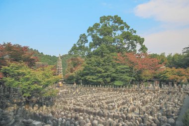 Japonya Kulesi, Adashino nenbutsuji Tapınağı, Kyoto, Japonya 2 Kasım 2013