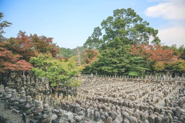 Japonya Kulesi, Adashino nenbutsuji Tapınağı, Kyoto, Japonya 2 Kasım 2013