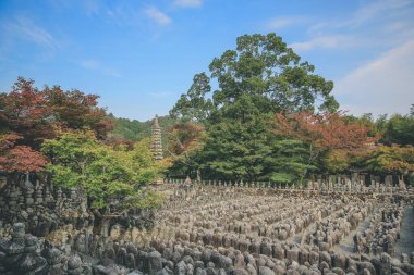 Japonya Kulesi, Adashino nenbutsuji Tapınağı, Kyoto, Japonya 2 Kasım 2013