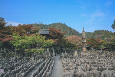Japonya Kulesi, Adashino nenbutsuji Tapınağı, Kyoto, Japonya 2 Kasım 2013