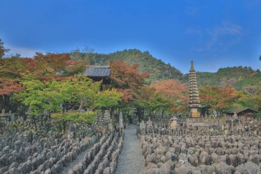 Japonya Kulesi, Adashino nenbutsuji Tapınağı, Kyoto, Japonya 2 Kasım 2013