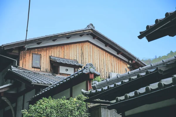 嵯峨嵐山の木造住宅建築2013年11月2日 — ストック写真