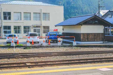 bir JR Takayama hattı yerel tren klasik klasik tren 31 Ekim 2013