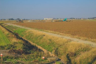 Japonya 2 Kasım 2013 'te tren penceresinden manzara