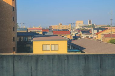 Japonya 2 Kasım 2013 'te tren penceresinden manzara