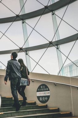Roppongi Hills 'e giden bir koridor merdiveni. 3 Kasım 2013.