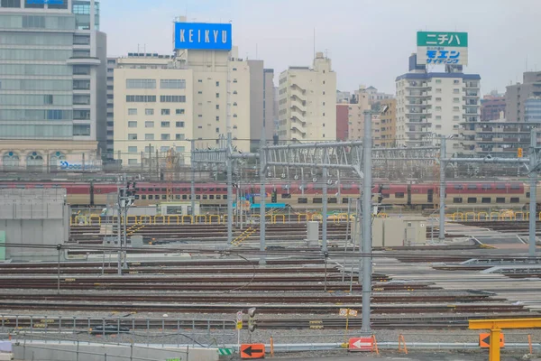 3 Kasım 2013 Tokyo şehri manzaralı tren rayları, Japonya