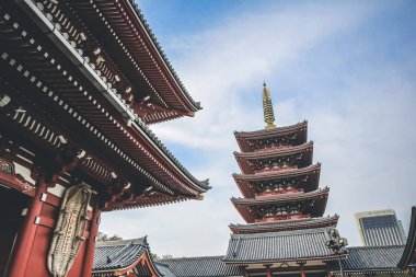 Sensoji Asakusa Tapınağı 'ndaki İzole Beş Hikaye Pagoda 3 Kasım 2013
