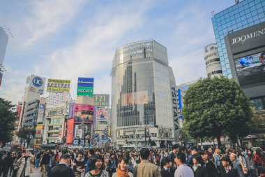 Shibuya 'nın manzarası 3 Kasım 2013' te büyük çapraz geçiş alanı.