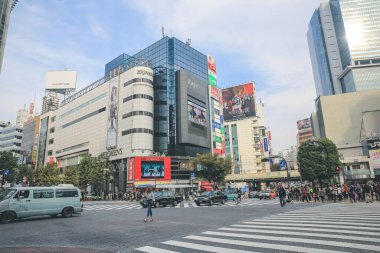 Shibuya 'nın manzarası 3 Kasım 2013' te büyük çapraz geçiş alanı.