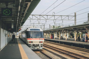 Takayama tren istasyonundaki tren istasyonuna, tren kavramı 31 Ekim 2013