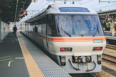 Takayama tren istasyonundaki tren istasyonuna, tren kavramı 31 Ekim 2013