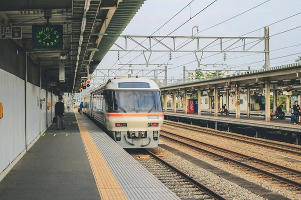 Till Takayama Tåg Toyama Station Plattform Tågkoncept Okt 2013 — Stockfoto