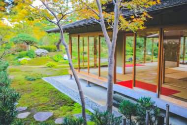 1 Kasım 2013 Uchihashi-tei Kanazawa Kenrokuen Bahçesindeki Çay Evi