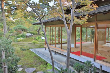 1 Kasım 2013 Uchihashi-tei Kanazawa Kenrokuen Bahçesindeki Çay Evi