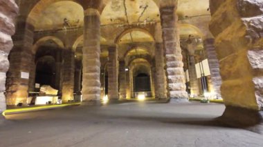 Hong Kong - 15 Nisan 2023: Hong Kong 'da Eski Sham Shui Po Hizmet Barajı 