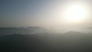 Hava kirliliği, 16 Nisan 2023 'te Hong Kong City' de sarkıyor.