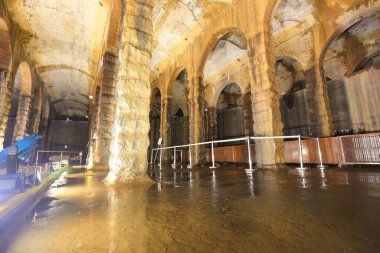 SSP Servis Rezervuarı 'nın tavanını destekleyen sütunlar 22 Nisan 2023