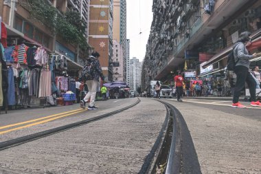 26 Nisan 2023 'te Chun Yeung Caddesi' nde sokak satışı meşhurdur.