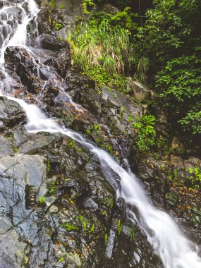 Siu Chik Sha 'da güzel bir şelale, T.K.