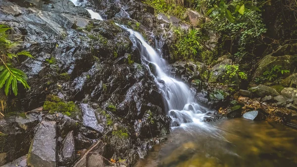Schöner Wasserfall Siu Chik Sha Tko — Stockfoto