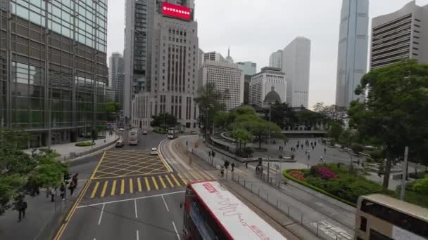 Hong Kong Abril 2023 Transición Peatonal Sobre Concurrida Calle Central — Vídeos de Stock
